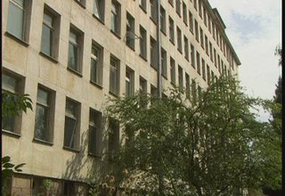 Седеметажната сграда на болницата се обявява за продажба Скрийншот