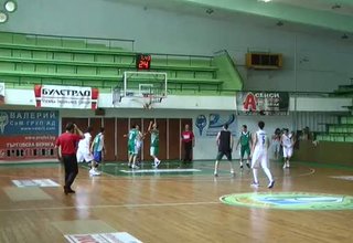 В петък в Ботевград се игра контролна среща между националния отбор на Кипър - кадети и сборна юношеска формация на Балкан Скрийншот