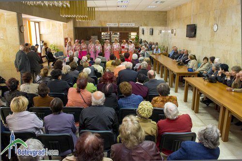 Пенсионерски клуб „Детелина” отбеляза Деня на възрастните хора