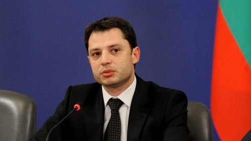 Деян Добрев: След забраната за тютюнопушенето оборотите намаляха