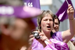 КНСБ: Който пипа заплатите на хората, ще си ходи от властта