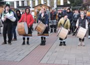 ЗА ПЪРВИ ПЪТ В ЕТРОПОЛЕ СИЯЕ КОЛЕДНО ГРАДЧЕ