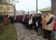 Панихиди и цветя пред паметниците на загиналите за Освобождението на Етрополе руски воини