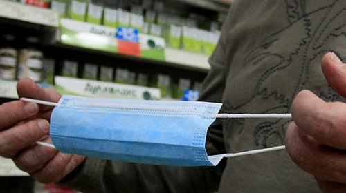 Носенето на защитна маска или друго средство, покриващо носа и устата, е задължително до 13 май, включително
