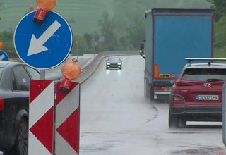 Тежка катастрофа на главния път между Ботевград и Мездра Скрийншот
