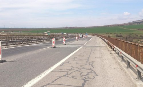 Утре между 8 ч. и 9 ч. се спира движението по АМ „Хемус“ при виадукт „Елешница“  (допълнена)