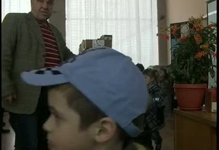 Националната кампания в подкрепа на четенето "Походът на книгите" ще продължи до 23 април Скрийншот