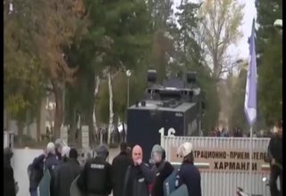 Бежанската вълна придобива всички белези на нашествие- това се казва в извънредно обръщение на Светия синод Скрийншот