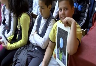 Ученици от основните училища се срещнаха с писателя Борислав Ганчев и карикатуриста Николай Арнаудов Скрийншот