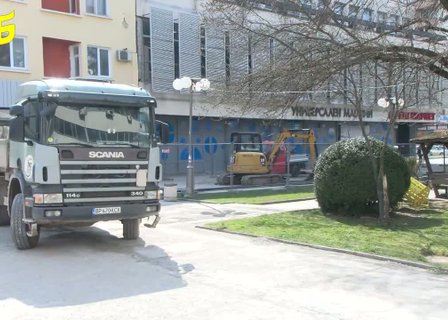 До две седмици ще започне и основният ремонт на площада Скрийншот