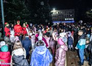 С коледна премяна засия централната част на Ботевград