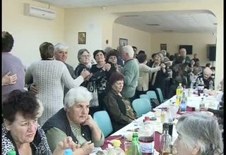 Пенсионерите на Врачеш и Трудовец си направиха обща сбирка. Скрийншот