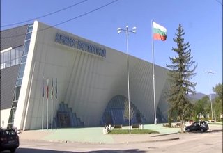 На предстоящото заседание на общинския съвет утре ще бъде разгледан годишния финансов отчет за 2016 година на общинското предприятие Балкан, което стопанисва и управлява спортните имоти на територията на общината Скрийншот