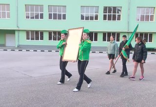 Паметник на поета Никола Вапцаров бе открит днес в Ботевград Скрийншот
