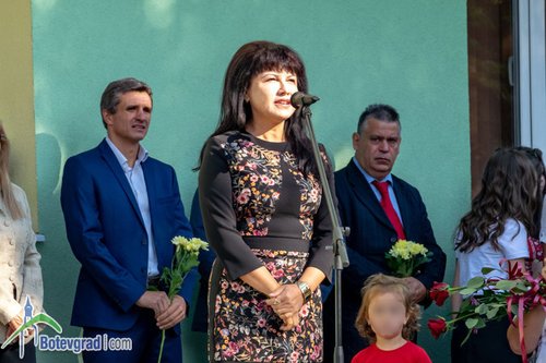 Кметът Гавалюгов ще отправи писмена покана за среща с ръководството и учителския колектив на ОУ „Н. Й. Вапцров“