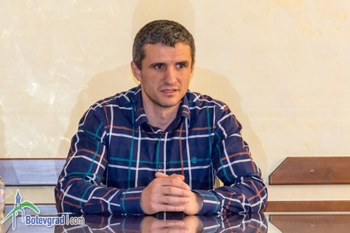 Кметът Гавалюгов: Надявам се община Ботевград да бъде един от добрите примери в страната с висока избирателна активност