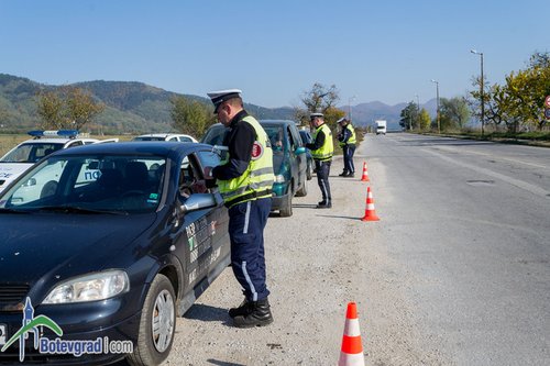 Пътна полиция започва засилени проверки за използването на обезопасителни колани