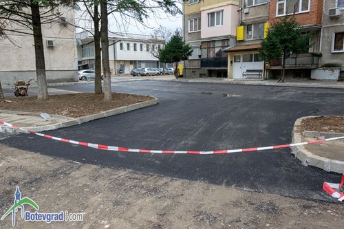 До дни приключва благоустрояването на вътрешното квартално пространство между блокове 5, 6, 7 и 8 в ж.к. „Саранск“