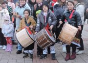 ЗА ПЪРВИ ПЪТ В ЕТРОПОЛЕ СИЯЕ КОЛЕДНО ГРАДЧЕ