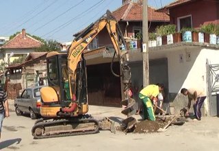 ЧЕЗ започнаха подмяна на електрическите стълбове в квартал Север Скрийншот