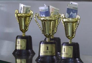 Част от дейността на пенсионерския клуб Детелина от Ботевград са организираните от него турнири по шахмат, табла и карти Скрийншот