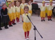 Деца от Детска градина “Звънче“ поднесоха празнична програма в Дома за възрастни хора “Д-р Адриян Атанасов“ 