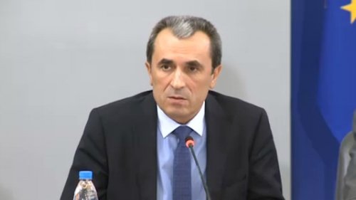 Орешарски: Противник съм на тютюневия дим, но трябва да смекчим забраната