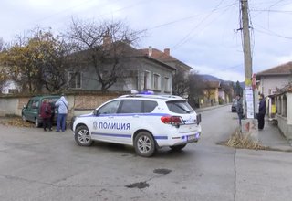 Такси катастрофира на кръстовище в Ботевград Скрийншот