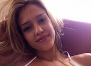 Най-яките ГОЛИ СНИМКИ, откраднати от телефоните на звездите (18+)