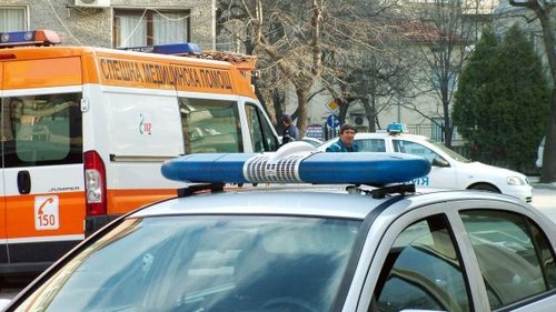 Бебе оцеля след челен сблъсък на две коли