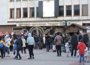ЗА ПЪРВИ ПЪТ В ЕТРОПОЛЕ СИЯЕ КОЛЕДНО ГРАДЧЕ