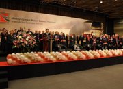 Церемонията по дипломирането на Випуск 2014 на МВБУ завърши с предложение за брак 