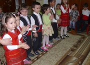 Малчуганите от ЦДГ „Слънце” поздравиха своите баби и дядовци със специална програма