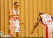 Лукойл Академик срази Черноморец за първа победа в плейофите
