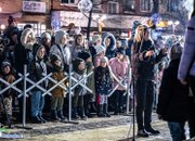 С коледна премяна засия централната част на Ботевград