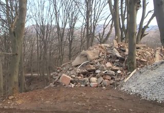 Голямо количество строителни отпадъци в Зелин, провокираха множество сигнали Скрийншот