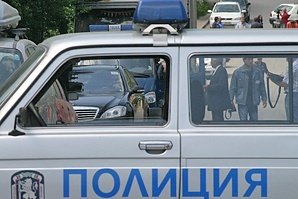 Пиян пожарникар заплаши с пистолет техник