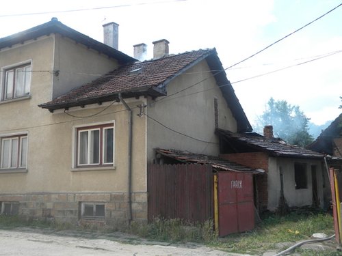 Пожар в центъра на Етрополе