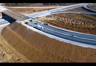 Започна полагането на първите асфалтови пластове по трасето между Боаза и п. в. „Дерманци“ на АМ „Хемус” Скрийншот