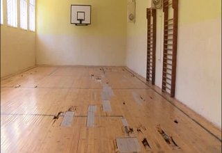 В ПГТМ "Христо Ботев" физкултурният салон е затворен Скрийншот