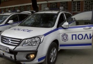 Три нови автомобила получи полицейското управление в Ботевград Скрийншот