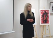 Младата художничка Снежина Димитрова представя 21 свои творби в първата си самостоятелна изложба в Ботевград