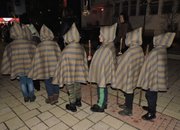 Тази вечер грейна Коледната елха в Етрополе