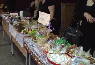 Учениците от ПГТМ "Христо Ботев" днес направиха благотворителен базар Скрийншот