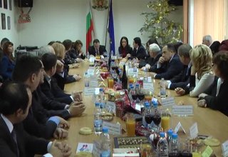 Областната управа вчера отчете дейността си през 2012 година Скрийншот