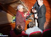 Две почетни отличия бяха връчени преди началото на концерт-спектакъла “Памет и бъдеще – 90 год. с името на Ботев и 140 год. читалище“
