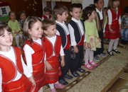 Малчуганите от ЦДГ „Слънце” поздравиха своите баби и дядовци със специална програма