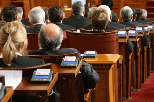 Обсъждат промени в Закона за пътищата
