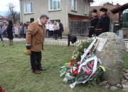 ЕТРОПОЛЦИ СЕ ПОКЛОНИХА ПРЕД ГЕРОИЧНАТА СМЪРТ НА АПОСТОЛА
