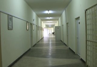 При пет неизвинени отсъствия спират за една година месечната помощ за дете Скрийншот